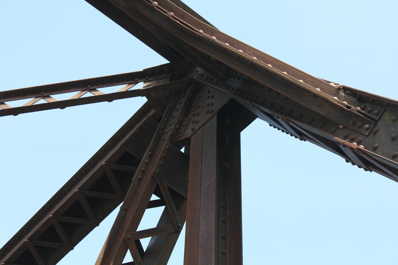 Upper angle connection